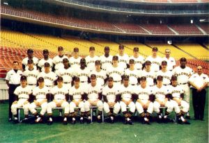 Mlb-team-photo san-diego-padres 1969.jpg