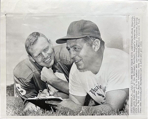 Nfl-press-photo 1961 nick-skorich-sonny-jurgensen.jpg