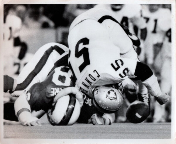 1974 Oakland Raiders/Buffalo Bills press photo (Joe DeLamielleure & Dan Conners, 1974)