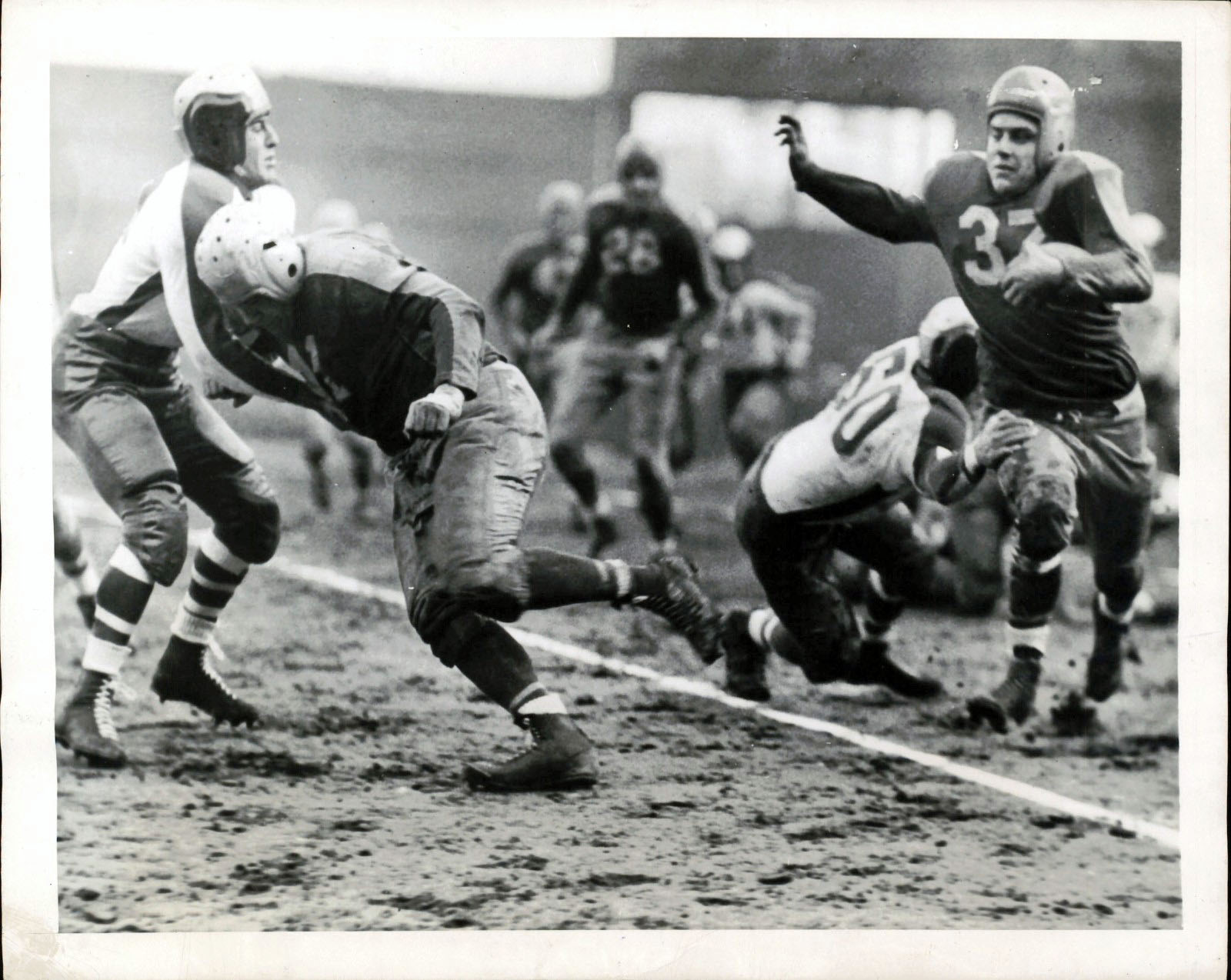Philadelphia Eagles vs. Yanks Press Photo (1945)