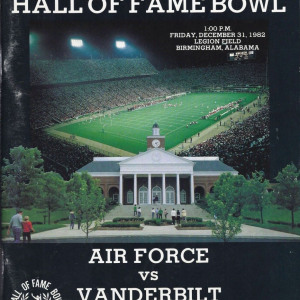 ncaa-football-bowl-program_1982-hall-of-fame-classic