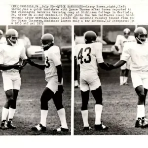 Washington Redskins press photo (Larry Brown & Duane Thomas, 1973)